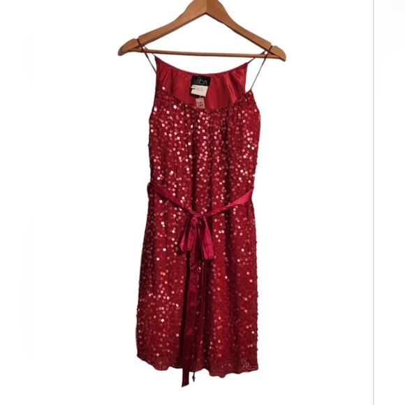 Gorgeous 100 % Silk Red Sequins Dress with spaghetti straps and Satin Waist tie - Picture 1 of 8